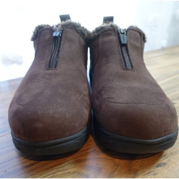 L.L. Bean Women's US Size 10 Wide Waterproof Mocs Slip On Leather Rain Leather - Picture 5 of 10